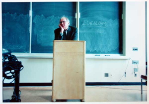 Bild: R. Ganahl, S/L: Fredric Jameson, Modernity, Modernism and Late Modernism, UCLA, Los Angeles, 4/26/01